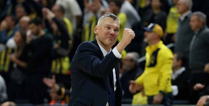 Sarunas Jasikevicius, EuroLeague’de sezonun koçu