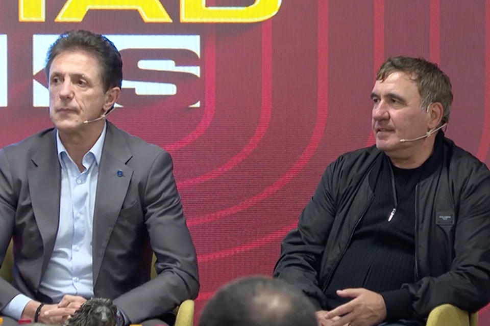 Efsaneler Hagi ve Popescu, Galatasaraylı taraftarlarla buluştu