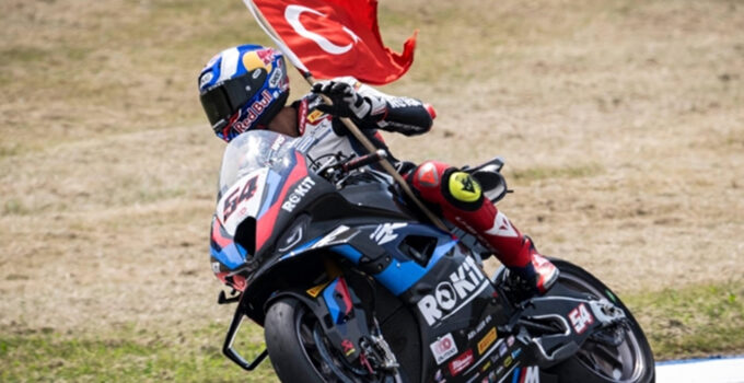 Toprak Razgatlıoğlu, Çekya’da zirvede